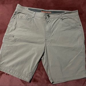 Mens Hawke & Co cargo shorts size 40